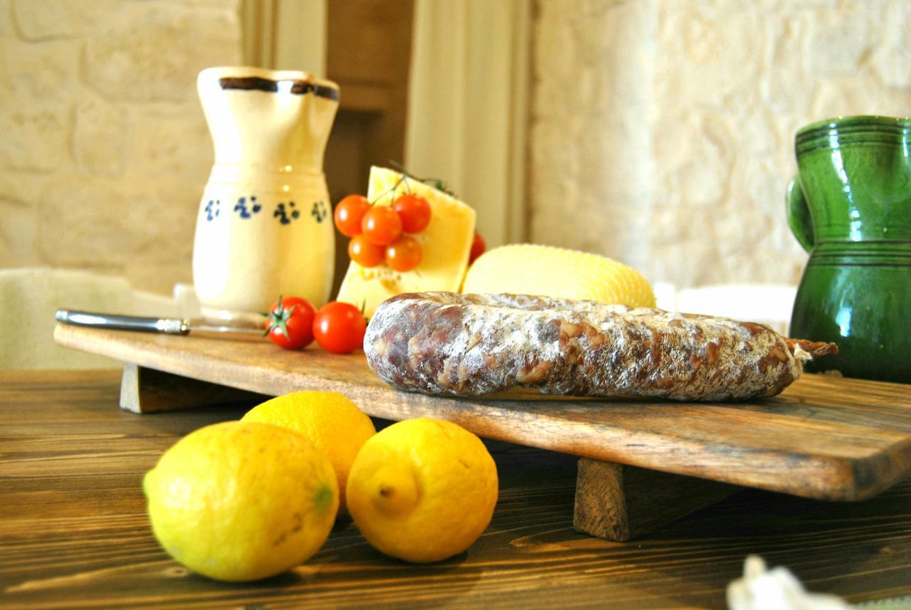 مبيت وإفطار ألبيروبيللو Trulli Sciummo Relais المظهر الخارجي الصورة